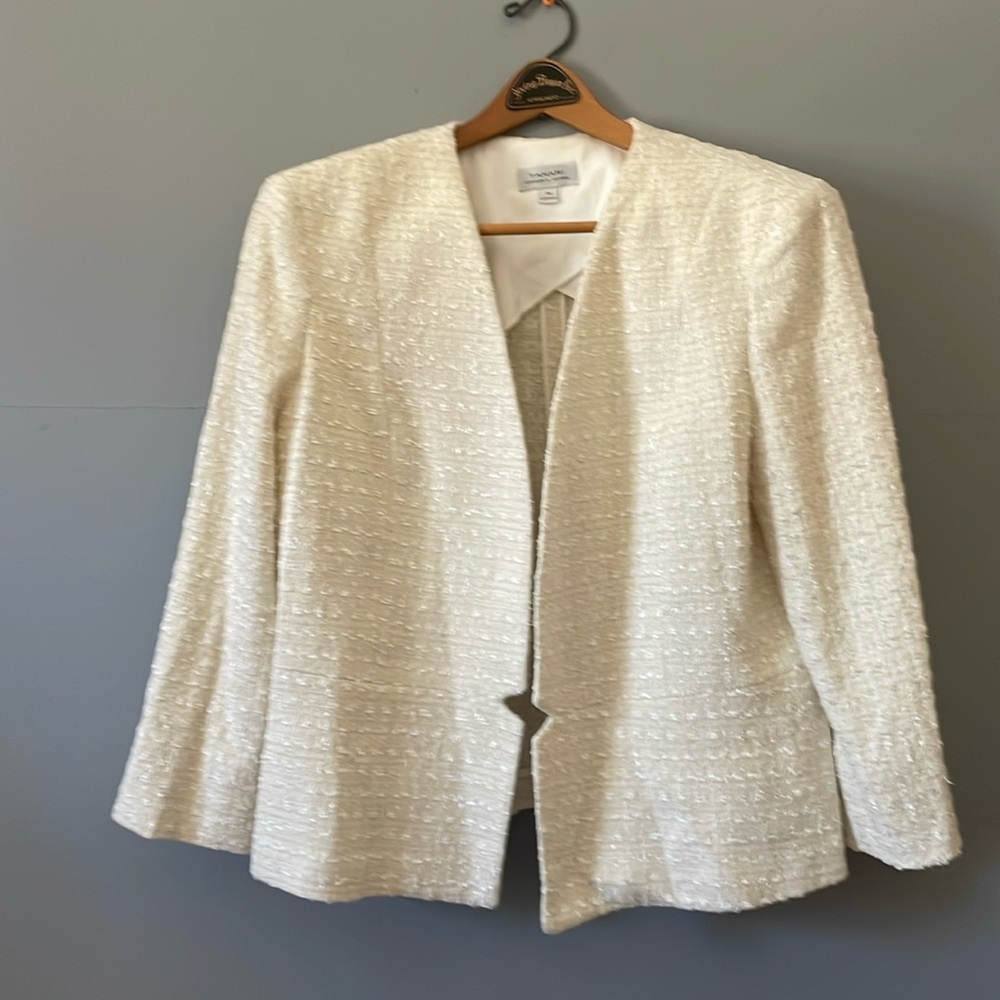 Tahari ivory blazer